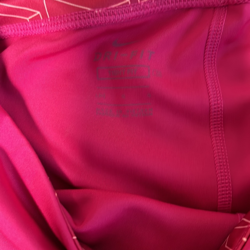 Nike - Picture 4 of 6